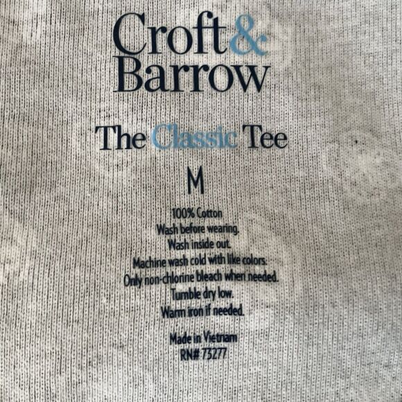 Croft & Barrow Women's Essential V-Neck Tee Size M, Black Mini Geo NWT - Picture 4 of 4